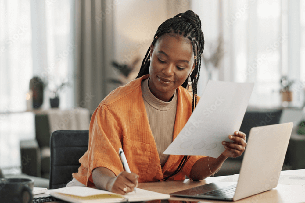 Women at a computer building a stronger digital presence